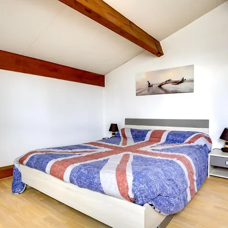 Maison T3 Pres Du De Biscarrosse, Secteur Boise, Terrasse & Jardin, Pour 4 Pers., 2 Etoiles - Fr-1-521-96 Holiday home Biscarrosse